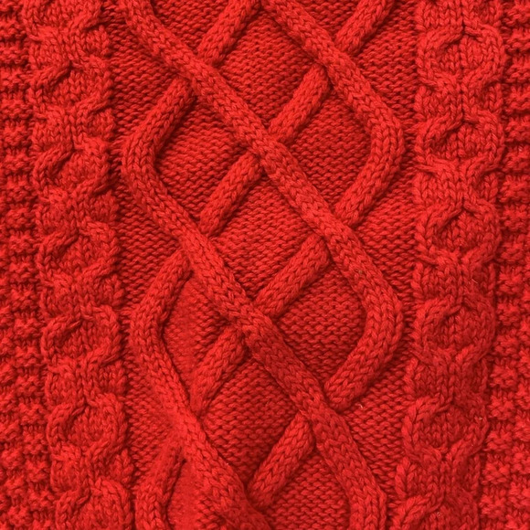 Boys Old Navy Red Cable Knit Sweater Size Small 6-7 EUC - Picture 4 of 7